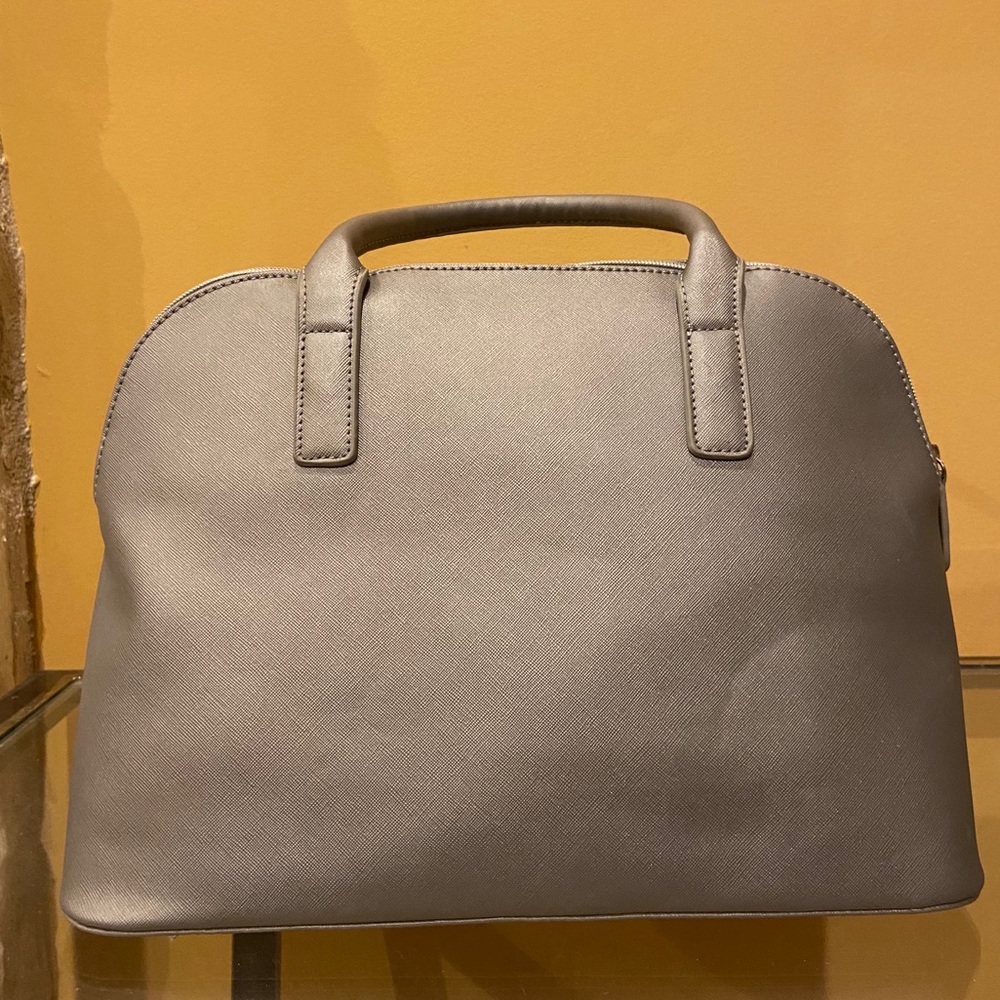 NWT Kenneth Cole Reaction Silver Dome Bag - Picture 2 of 8